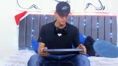 Snapshot of jake_shadow14 chatting on December 2024 08:25:02 PM Hi guys im new 3 online show from December 2024 08:25:02 PM