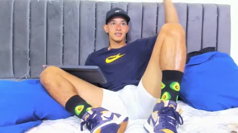 Snapshot of jake_shadow14 chatting on February 2025 05:15:02 PM Hi guys im new 3 online show from February 2025 05:15:02 PM