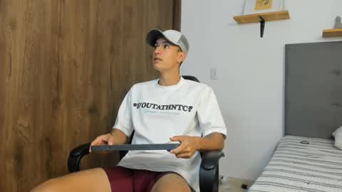 Snapshot of jake_shadow14 chatting on September 2025 03:46:01 PM Hi guys im new 3 online show from September 2025 03:46:01 PM