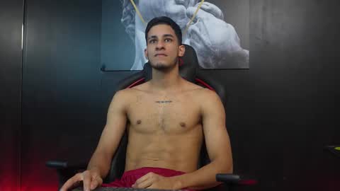 Snapshot of jakemoxley chatting on December 2025 12:43:02 PM JakeMoxley online show from December 2025 12:43:02 PM