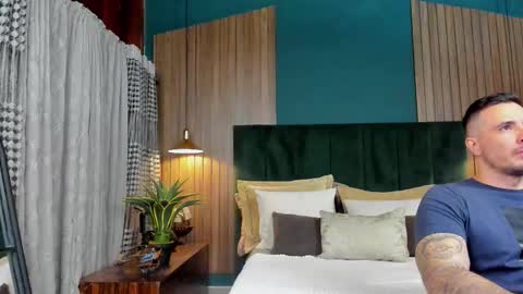 jakestone_1 online show from November 2025 01:04:02 AM