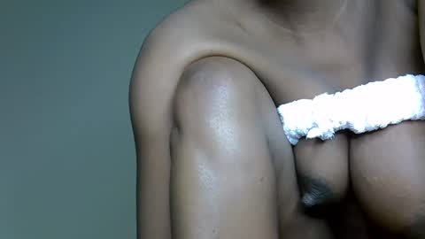 Snapshot of jalie_petite256 chatting on September 2025 09:00:02 AM immy the great online show from September 2025 09:00:02 AM