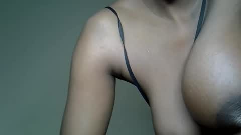 Snapshot of jalie_petite256 chatting on October 2025 07:14:02 PM immy the great online show from October 2025 07:14:02 PM