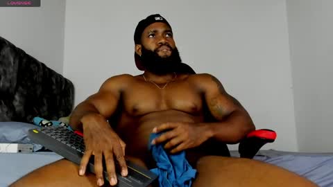Snapshot of james_bbcmuscle chatting on May 2026 10:50:03 PM James BBC online show from May 2026 10:50:03 PM