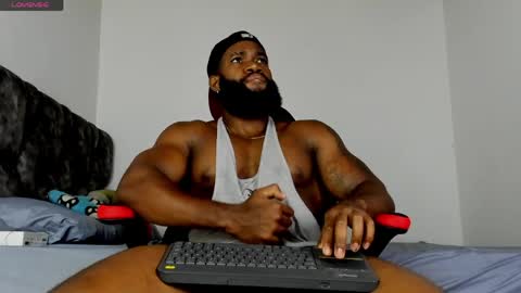 Snapshot of james_bbcmuscle chatting on May 2026 12:18:01 AM James BBC online show from May 2026 12:18:01 AM