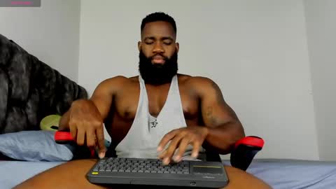 Snapshot of james_bbcmuscle chatting on May 2026 10:15:02 PM James BBC online show from May 2026 10:15:02 PM