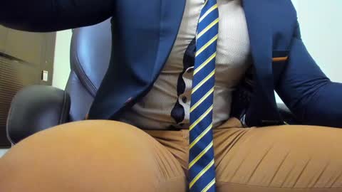 Snapshot of james_thick1 chatting on January 2025 12:14:02 AM James online show from January 2025 12:14:02 AM