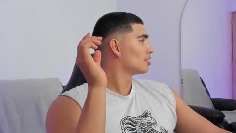 Snapshot of jamesgraay chatting on February 2025 06:40:02 AM James Gray online show from February 2025 06:40:02 AM