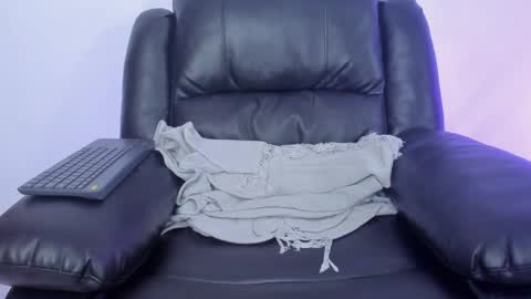 Snapshot of jamesgraay chatting on February 2025 10:39:02 PM James Gray online show from February 2025 10:39:02 PM