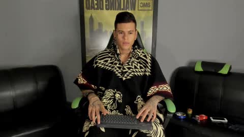 Jamesinked  online show from January 2025 06:33:02 AM