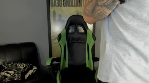 Jamesinked  online show from February 2025 05:58:01 PM