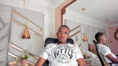 Snapshot of jamesparck chatting on December 2024 04:25:01 PM James online show from December 2024 04:25:01 PM