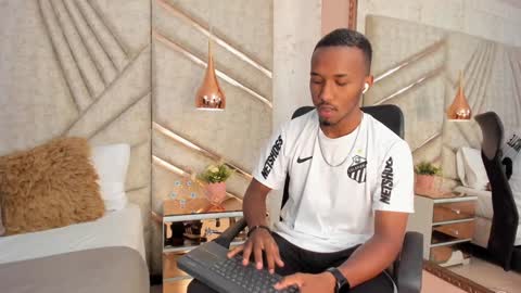 Snapshot of jamesparck chatting on January 2025 12:19:02 PM James online show from January 2025 12:19:02 PM