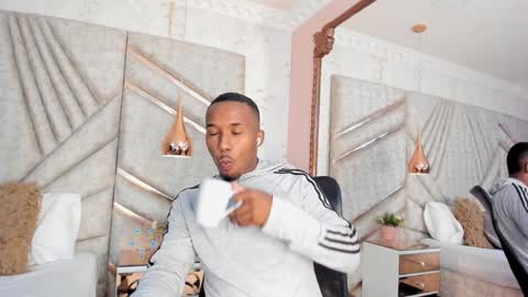 Snapshot of jamesparck chatting on January 2025 12:23:01 PM James online show from January 2025 12:23:01 PM