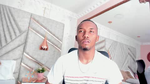 Snapshot of jamesparck chatting on January 2025 06:27:02 PM James online show from January 2025 06:27:02 PM