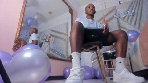 Snapshot of jamesparck chatting on February 2025 06:32:02 PM James online show from February 2025 06:32:02 PM