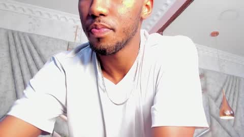 Snapshot of jamesparck chatting on February 2025 06:20:01 PM James online show from February 2025 06:20:01 PM