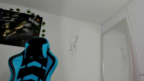 Jamess hott online show from December 2024 03:50:02 PM