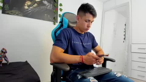 Jamess hott online show from December 2024 01:44:01 PM