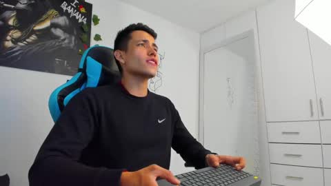 Jamess hott online show from December 2024 01:45:02 PM