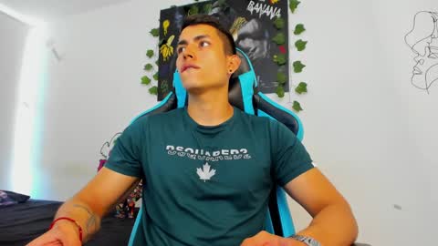 Jamess hott online show from December 2024 01:43:02 PM