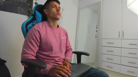 Jamess hott online show from January 2025 10:35:02 AM