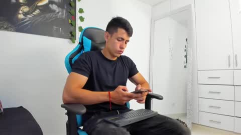 Jamess hott online show from January 2025 01:17:01 PM