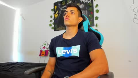 Jamess hott online show from January 2025 01:25:02 PM