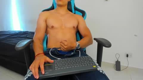 Jamess hott online show from January 2025 04:53:01 PM