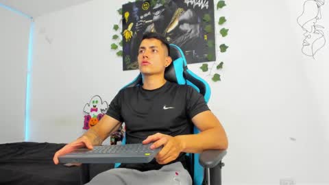 Jamess hott online show from January 2025 11:05:01 PM