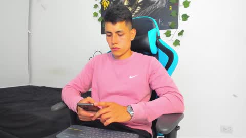 Jamess hott online show from January 2025 12:12:01 AM