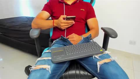 Jamess hott online show from January 2025 02:53:01 PM