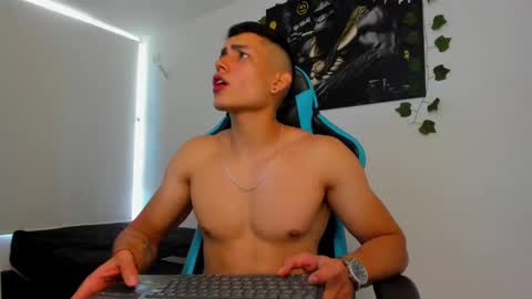 Jamess hott online show from January 2025 03:08:02 PM