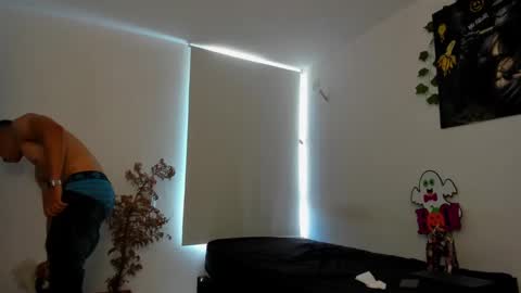 Jamess hott online show from January 2025 06:10:02 PM