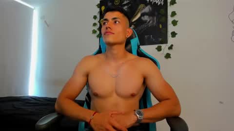 Jamess hott online show from January 2025 06:36:02 PM