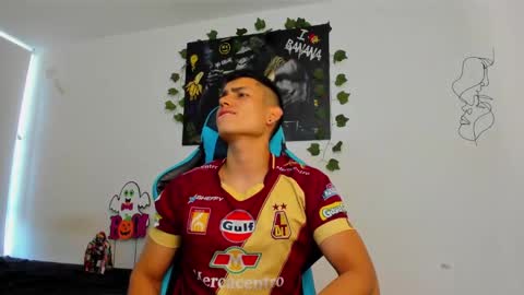 Jamess hott online show from February 2025 01:22:01 PM