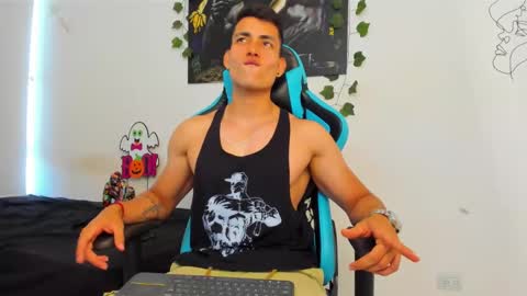 Jamess hott online show from February 2025 09:36:01 PM