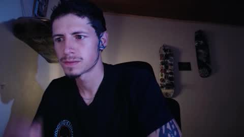 jamesss____ online show from December 2025 02:05:01 AM