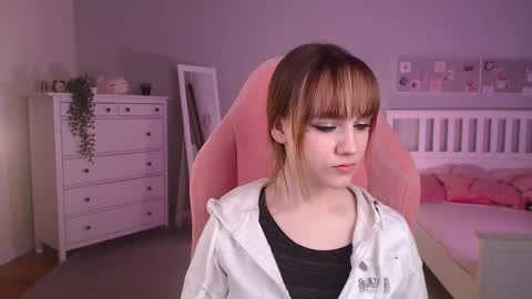 jamie_chung online show from November 2025 05:18:02 AM