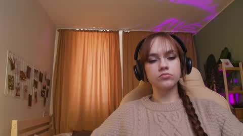 jamie_chung online show from April 2026 06:19:01 AM