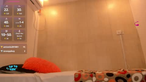 Snapshot of jane_monttgomery chatting on September 2025 03:37:01 PM Jane M online show from September 2025 03:37:01 PM