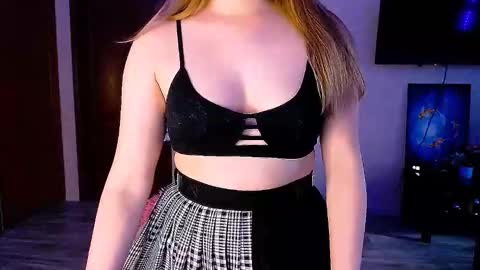 Snapshot of janeblossomhot chatting on October 2025 07:01:02 PM Jane online show from October 2025 07:01:02 PM