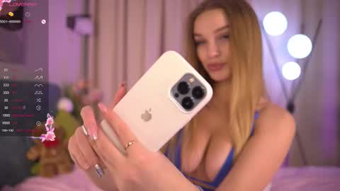 Day Alice Night Stella online show from February 2026 12:52:01 PM