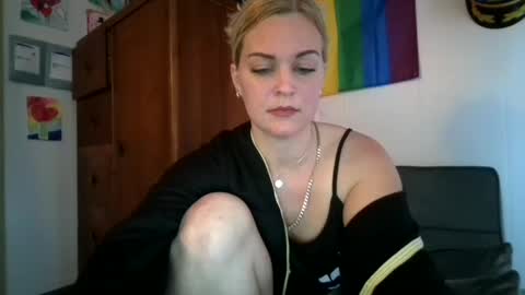 janiefoxx online show from January 2025 07:55:01 PM