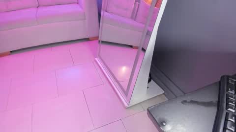 Janinne  online show from February 2026 10:54:01 AM