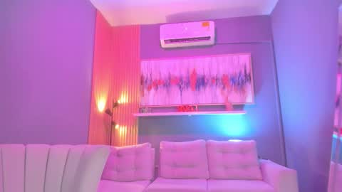 Janinne  online show from February 2026 11:00:02 AM