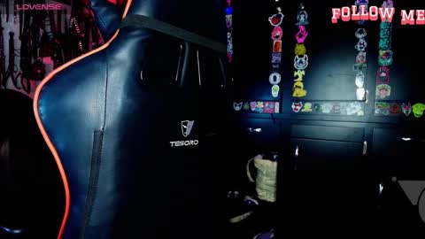 Snapshot of janna_ink chatting on November 2025 01:06:02 AM online show from November 2025 01:06:02 AM