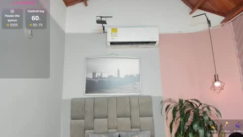 Snapshot of janna_lopezz chatting on November 2025 11:21:02 AM Janna online show from November 2025 11:21:02 AM