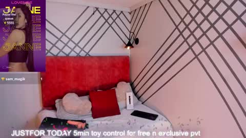 Snapshot of janne_lee chatting on February 2025 10:40:02 PM Janne for u online show from February 2025 10:40:02 PM