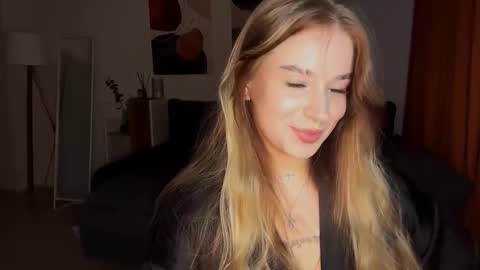 Snapshot of janniekeneipp chatting on October 2025 08:52:01 PM Janni online show from October 2025 08:52:01 PM